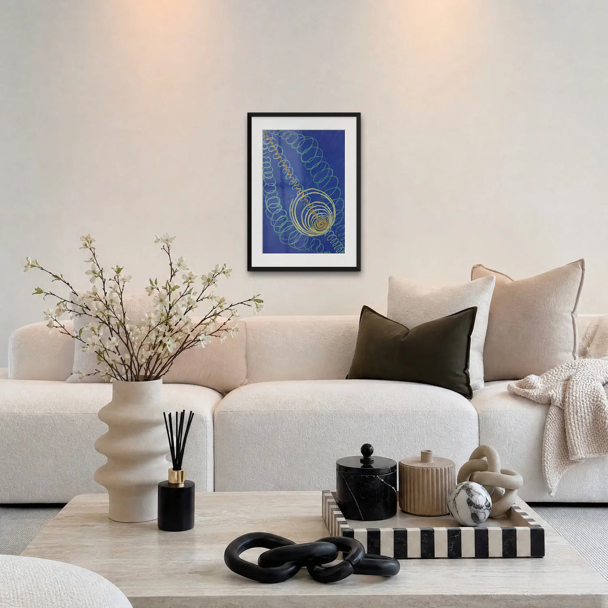 Caos Primordiale, n. 16 - Hilma af Klint, opera di Hilma af Klint: stampa con passepartout e cornice nera 50x70cm appesa in soggiorno sopra il divano