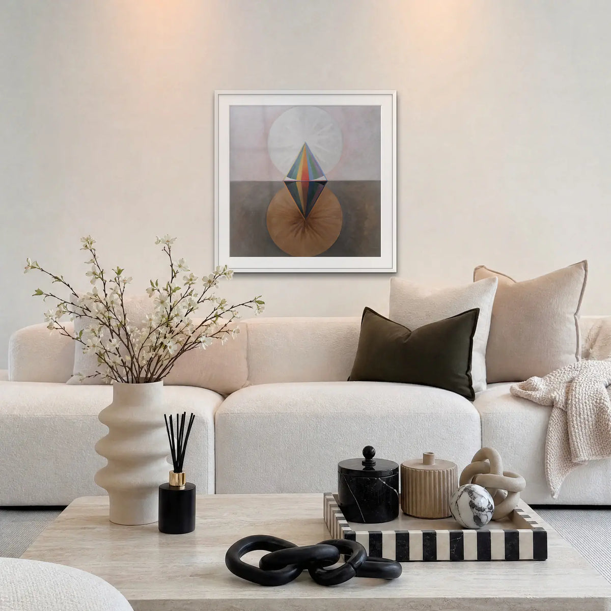 Il Cigno, n. 12 - Hilma af Klint, opera di Hilma af Klint: stampa con passepartout e cornice bianca 80x80cm appesa in soggiorno sopra il divano