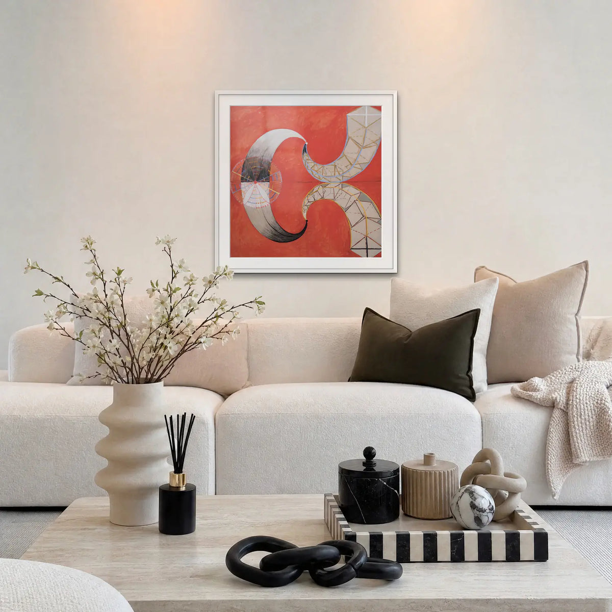 Il Cigno, n. 9 - Hilma af Klint, opera di Hilma af Klint: stampa con passepartout e cornice bianca 80x80cm appesa in soggiorno sopra il divano