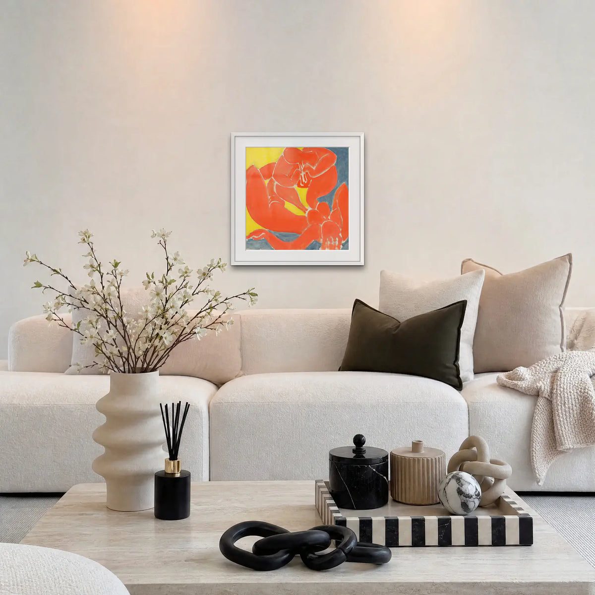 Ninfa e Fauno Rosso - Henri Matisse, opera di Henri Matisse: stampa con passepartout e cornice bianca 60x60cm appesa in soggiorno sopra il divano