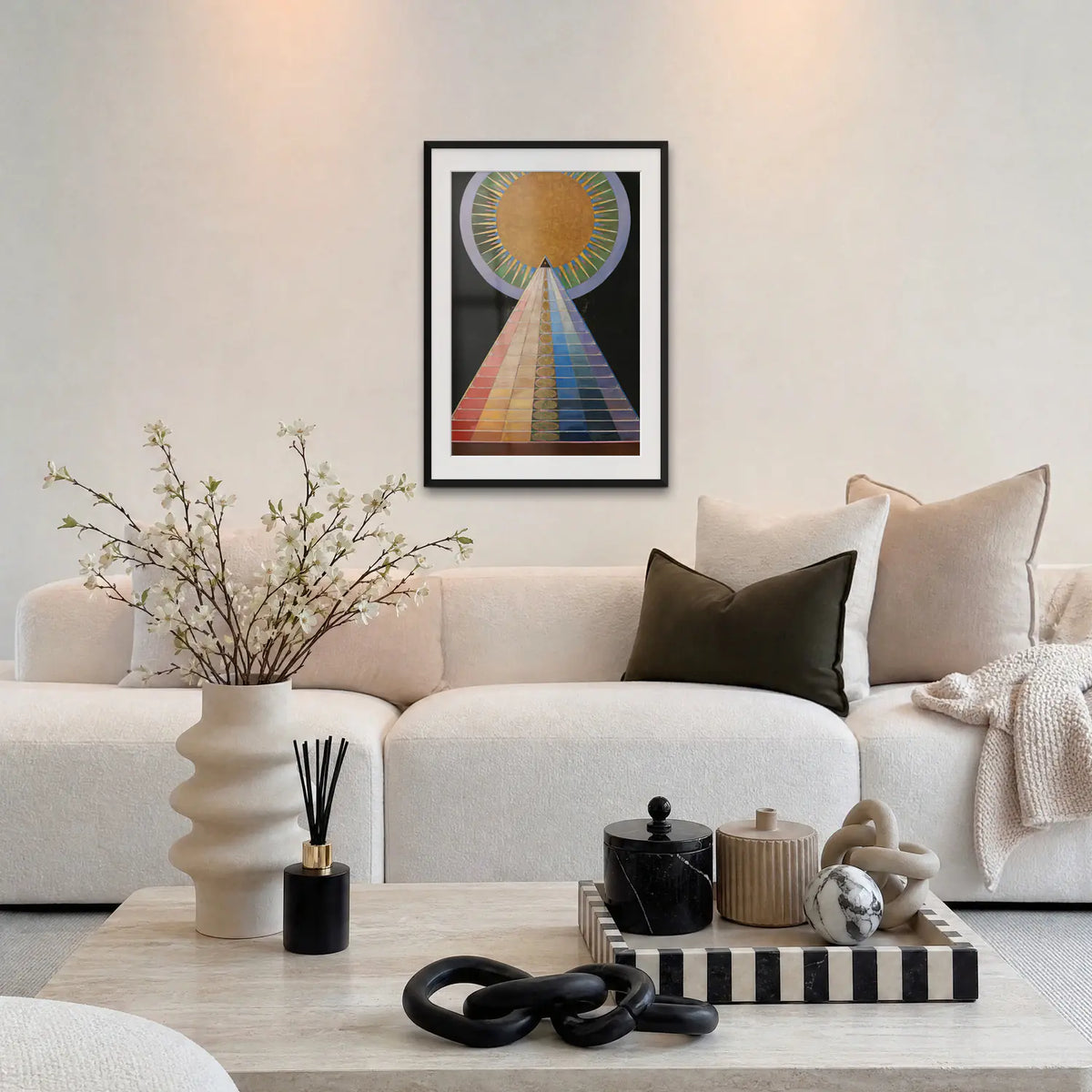 Pala d'Altare n. 1, Gruppo X - Hilma af Klint, opera di Hilma af Klint: stampa con passepartout e cornice nera 60x85cm appesa in soggiorno sopra il divano