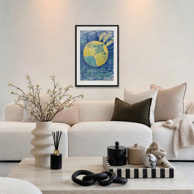 Caos Primordiale, n. 7 - Hilma af Klint, opera di Hilma af Klint: stampa con passepartout e cornice nera 60x85cm appesa in soggiorno sopra il divano