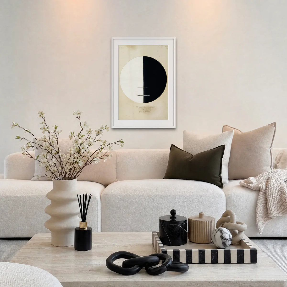 Il Punto di Vista del Buddha, n. 3 - Hilma af Klint, opera di Hilma af Klint: stampa con passepartout e cornice bianca 60x85cm appesa in soggiorno sopra il divano