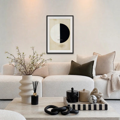 Il Punto di Vista del Buddha, n. 3 - Hilma af Klint, opera di Hilma af Klint: stampa con passepartout e cornice nera 60x85cm appesa in soggiorno sopra il divano