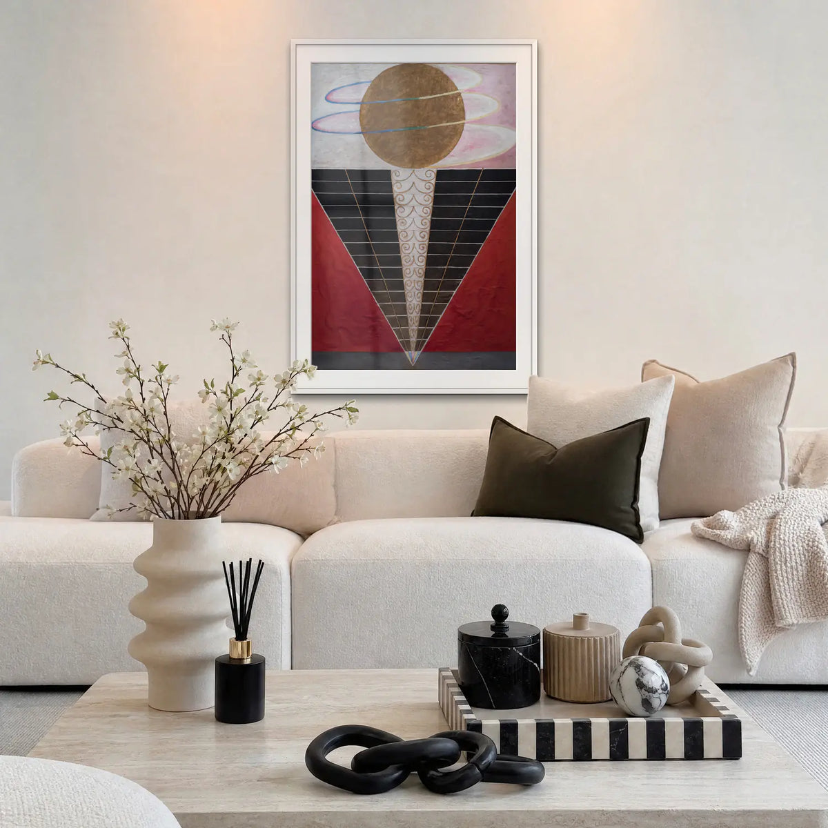 Pala d'Altare n. 2, Gruppo X - Hilma af Klint, opera di Hilma af Klint: stampa con passepartout e cornice bianca 80x115cm appesa in soggiorno sopra il divano