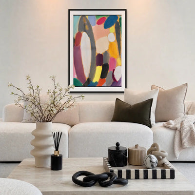 Variazione - Alexej von Jawlensky, opera di Alexej von Jawlensky: stampa con passepartout e cornice nera 80x115cm appesa in soggiorno sopra il divano